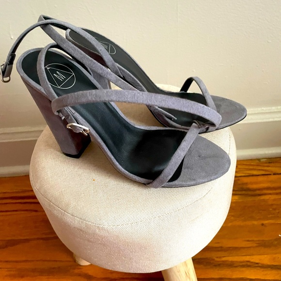 Grey Chunky Heels | Misguided | size 5 - Picture 1 of 4